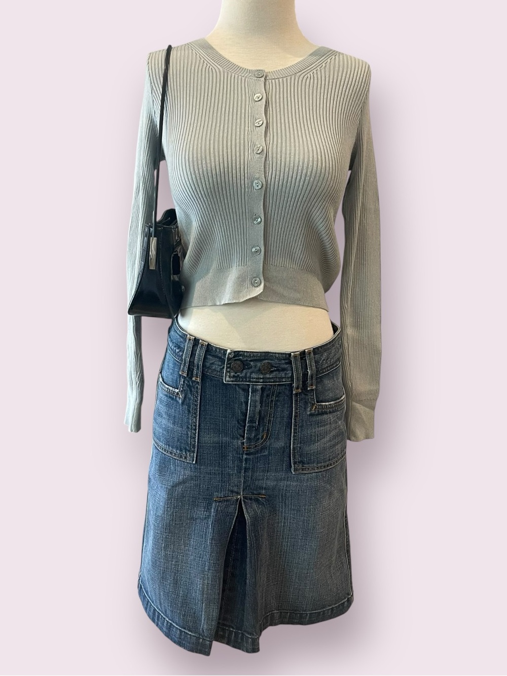 Abercrombie & Fitch cropped ribbed knit cardigan